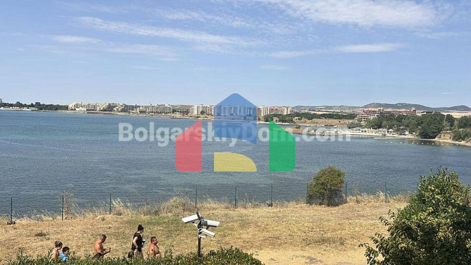 Трикімнатна квартира в Марина Кейп