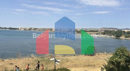 Трикімнатна квартира в Марина Кейп