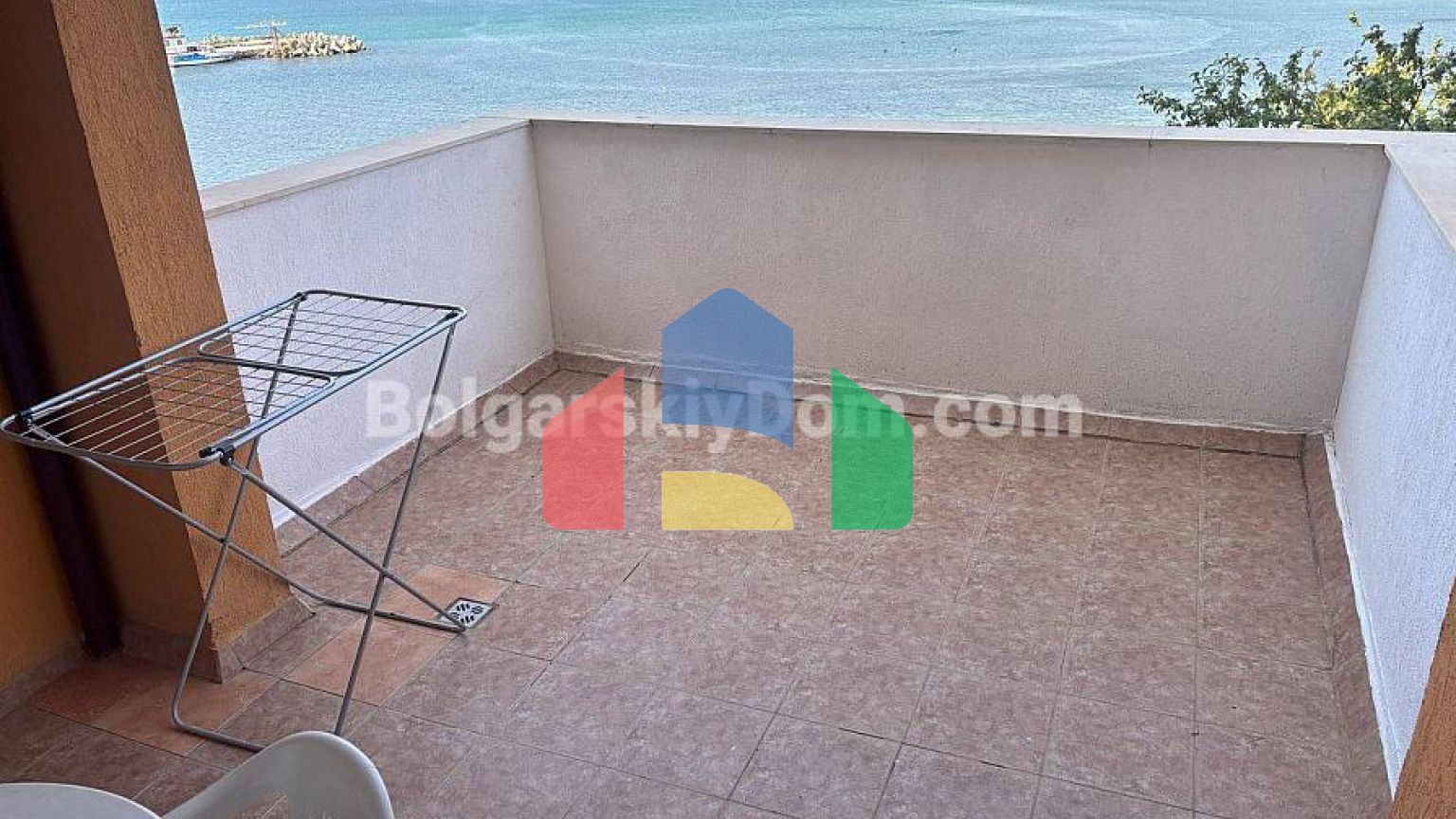 Трикімнатна квартира в Марина Кейп