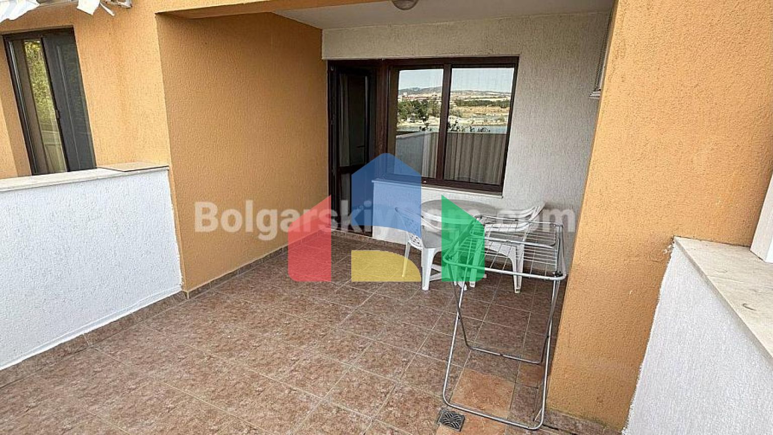 Трикімнатна квартира в Марина Кейп