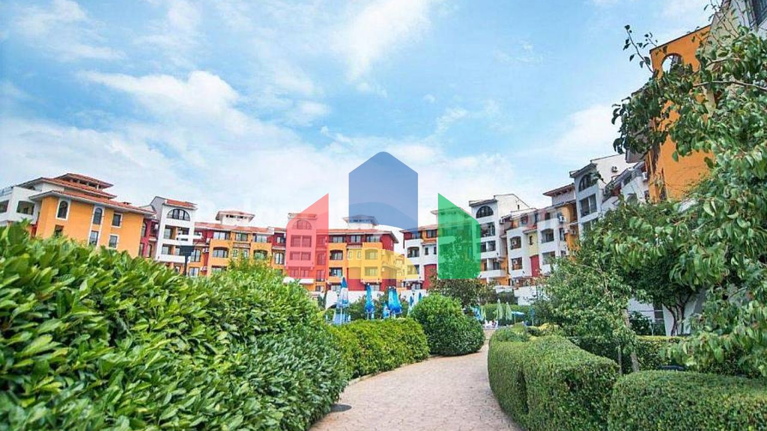 Трикімнатна квартира в Марина Кейп