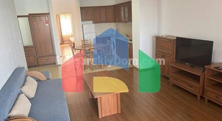 Трикімнатна квартира в Марина Кейп