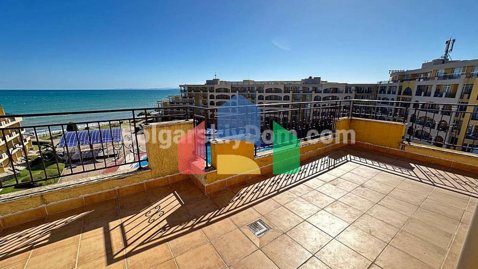 Трикімнатна квартира в Мідія Гранд Резорт