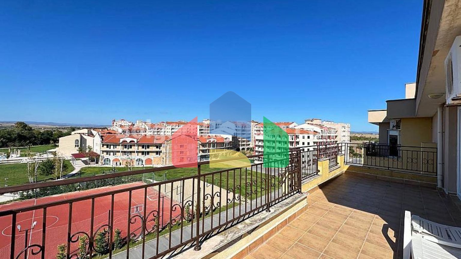 Трикімнатна квартира в Мідія Гранд Резорт