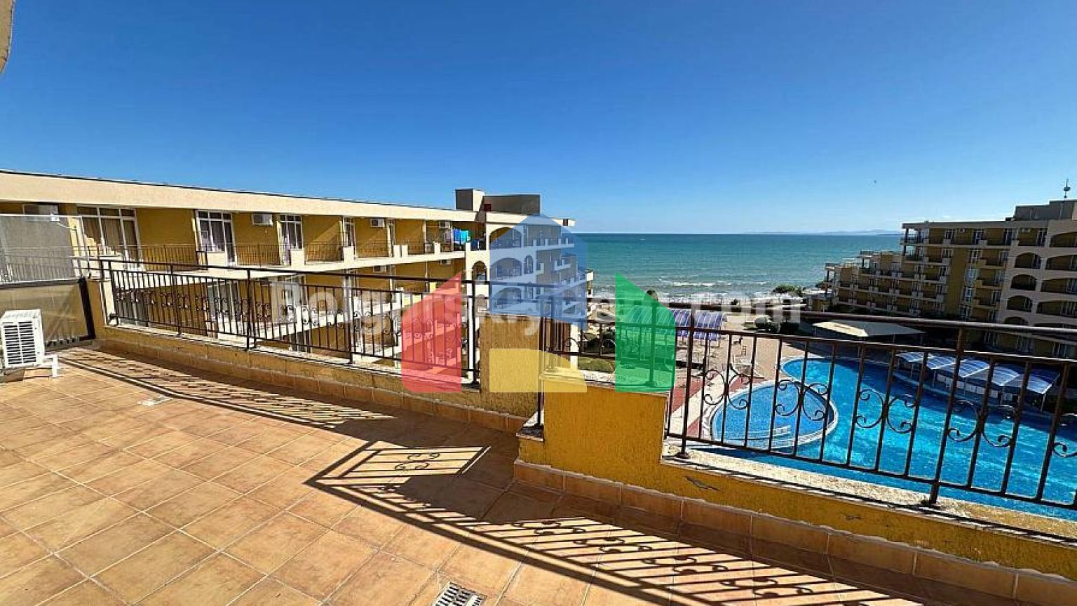 Трикімнатна квартира в Мідія Гранд Резорт