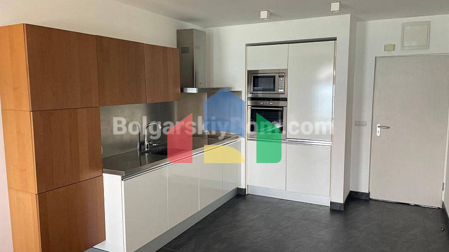 П'ятикімнатний мезонет в Марина Кейп