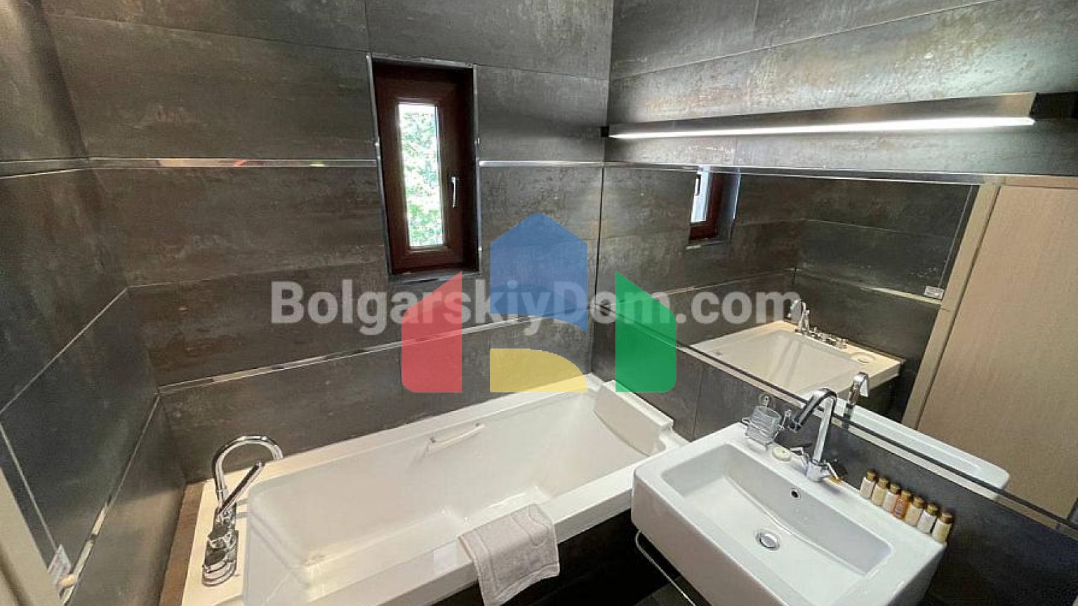 П'ятикімнатний мезонет в Марина Кейп