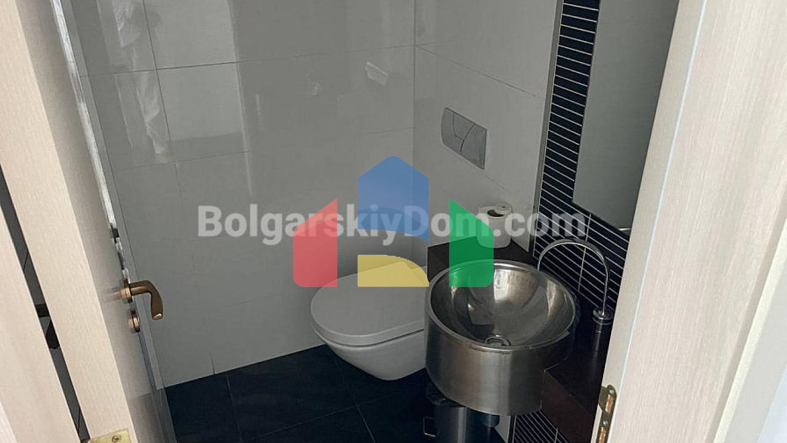 П'ятикімнатний мезонет в Марина Кейп