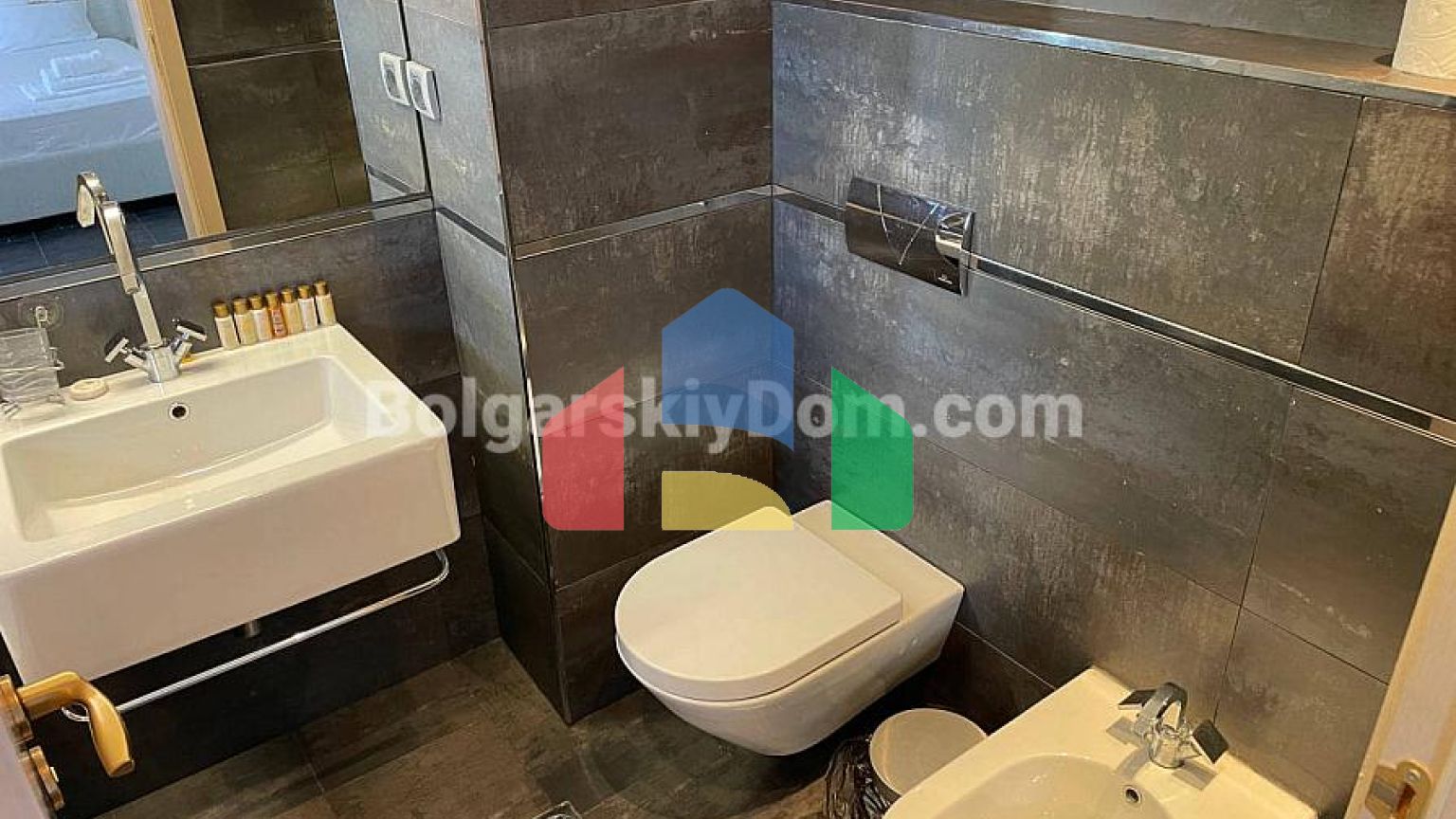 П'ятикімнатний мезонет в Марина Кейп