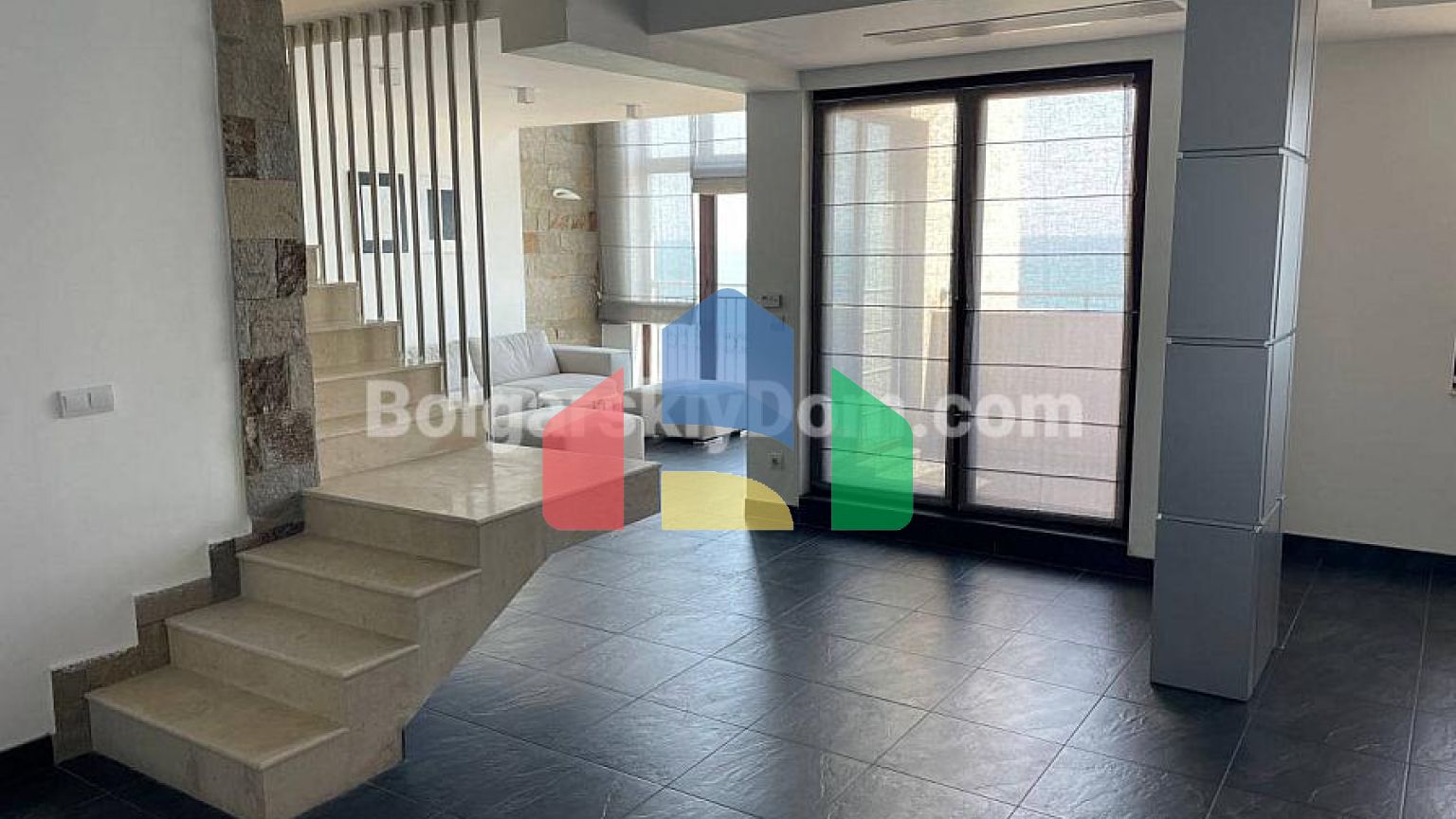 П'ятикімнатний мезонет в Марина Кейп