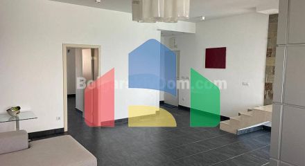 П'ятикімнатний мезонет в Марина Кейп