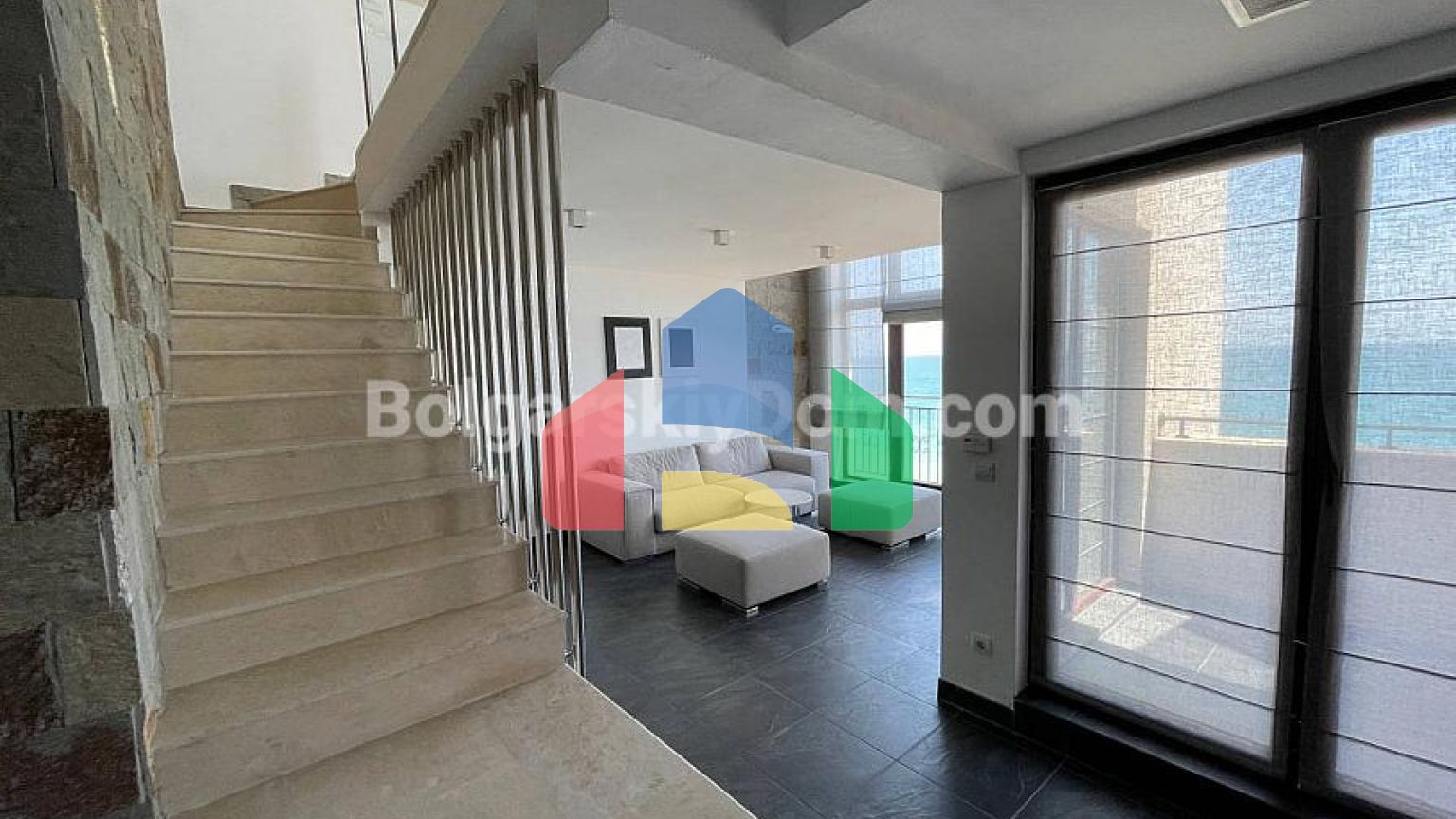 П'ятикімнатний мезонет в Марина Кейп