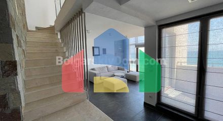 П'ятикімнатний мезонет в Марина Кейп