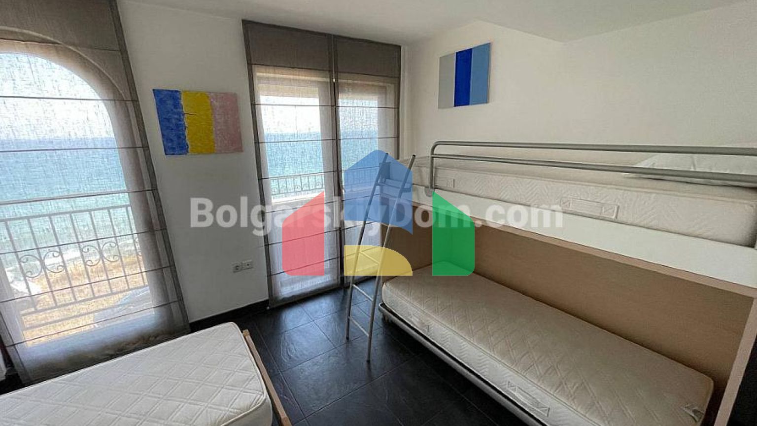 П'ятикімнатний мезонет в Марина Кейп