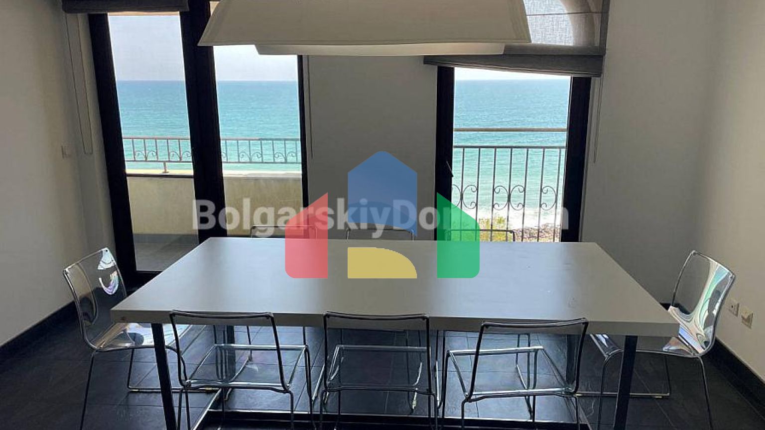 П'ятикімнатний мезонет в Марина Кейп