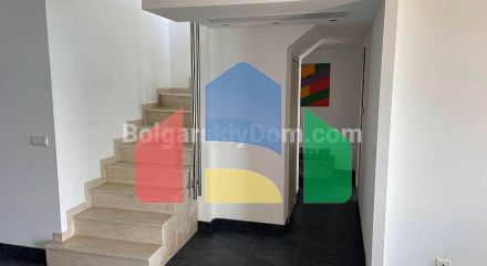 П'ятикімнатний мезонет в Марина Кейп