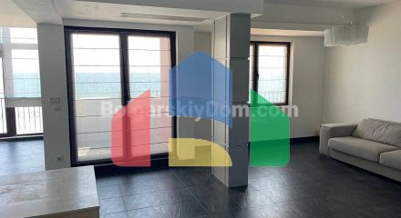 П'ятикімнатний мезонет в Марина Кейп