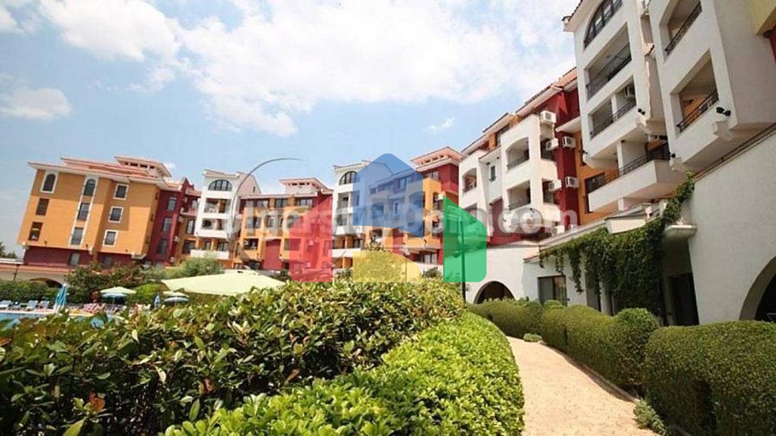 П'ятикімнатний мезонет в Марина Кейп