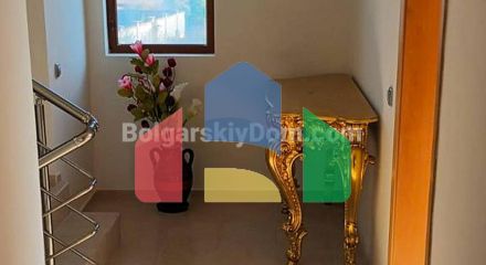 Будинок в Топола