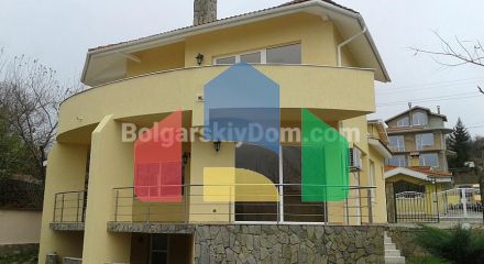 Просторий будинок в 50 м від моря