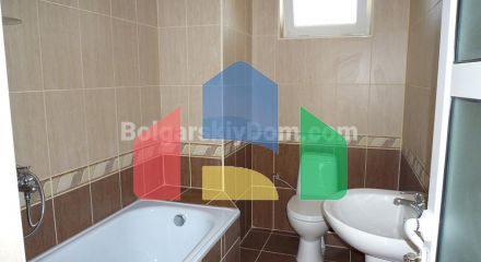 Просторий будинок в 50 м від моря