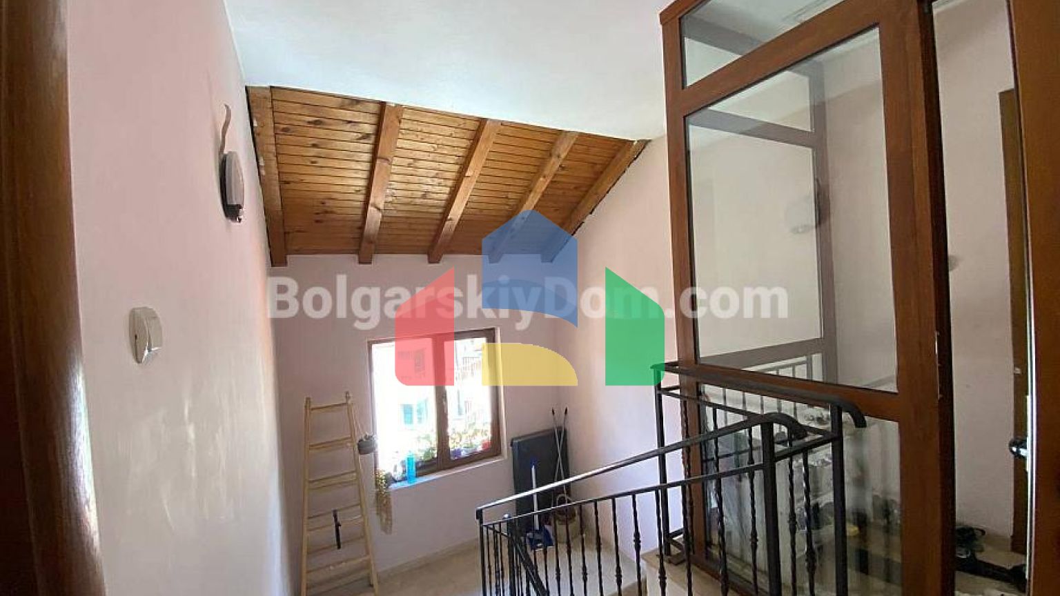 Двокімнатна квартира в Разлозі