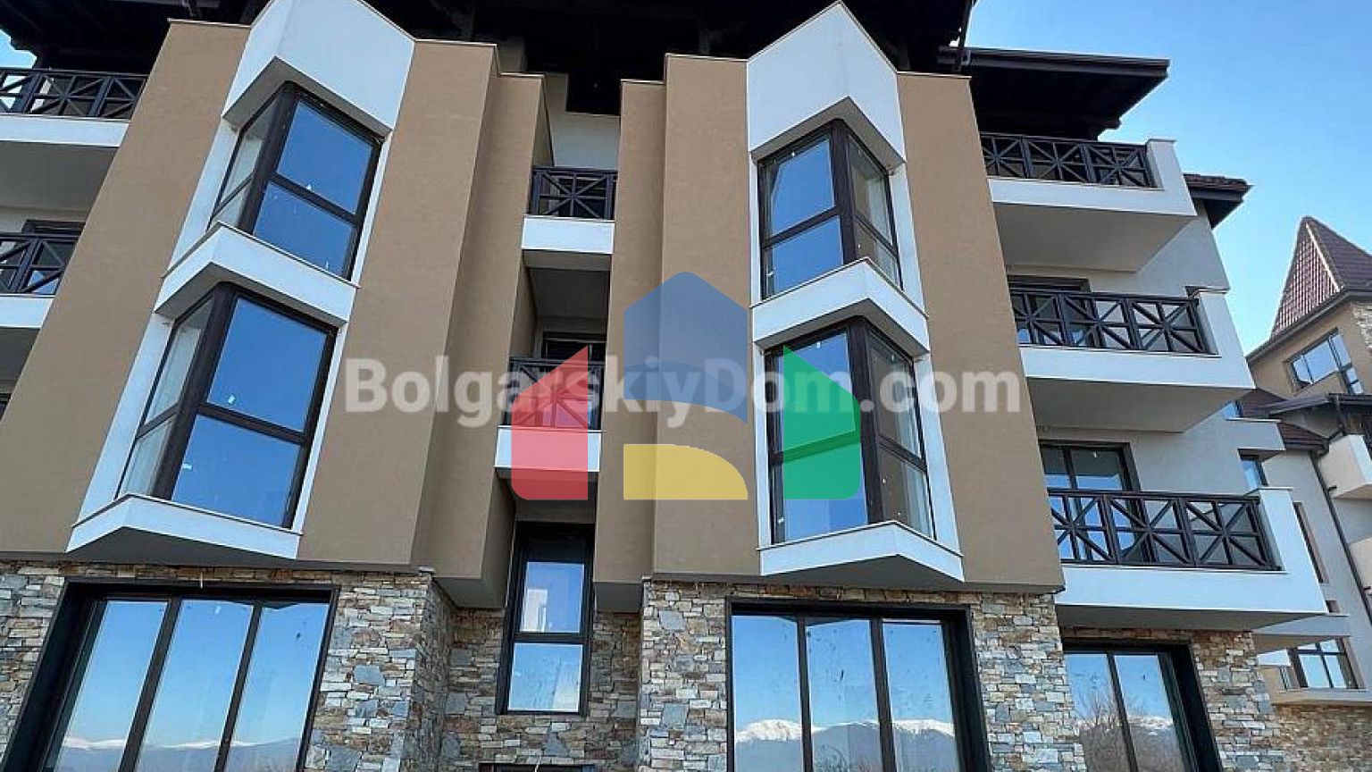 Квартиры от застройщика в Пирин Касл Резиденс