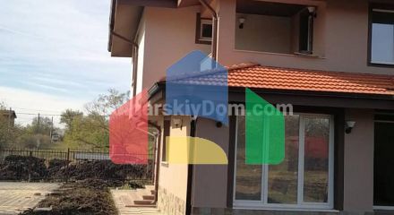 Дом в селе Полски Извор