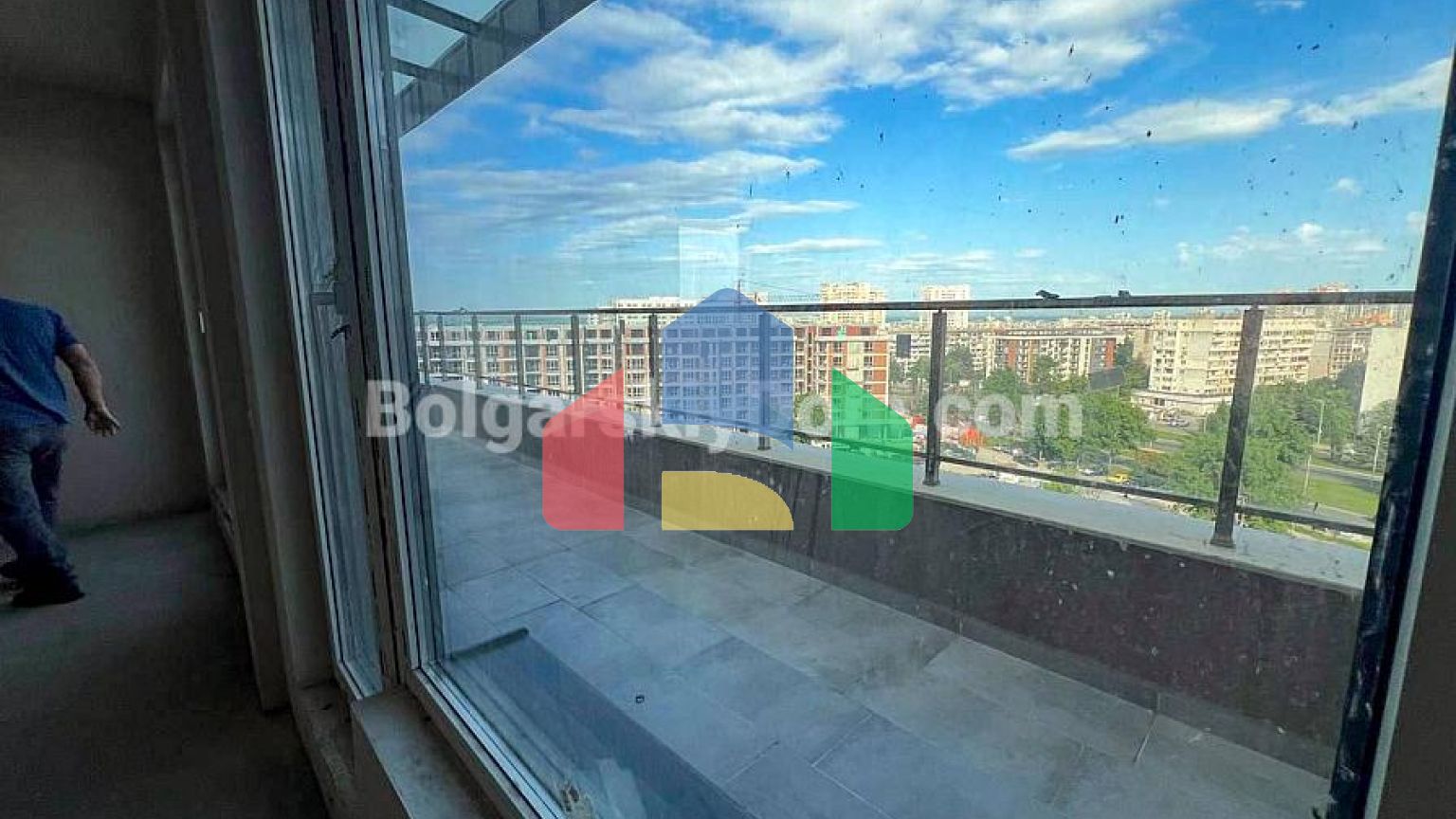 Чотирикімнатний пентхаус у Тіффані Резіденс