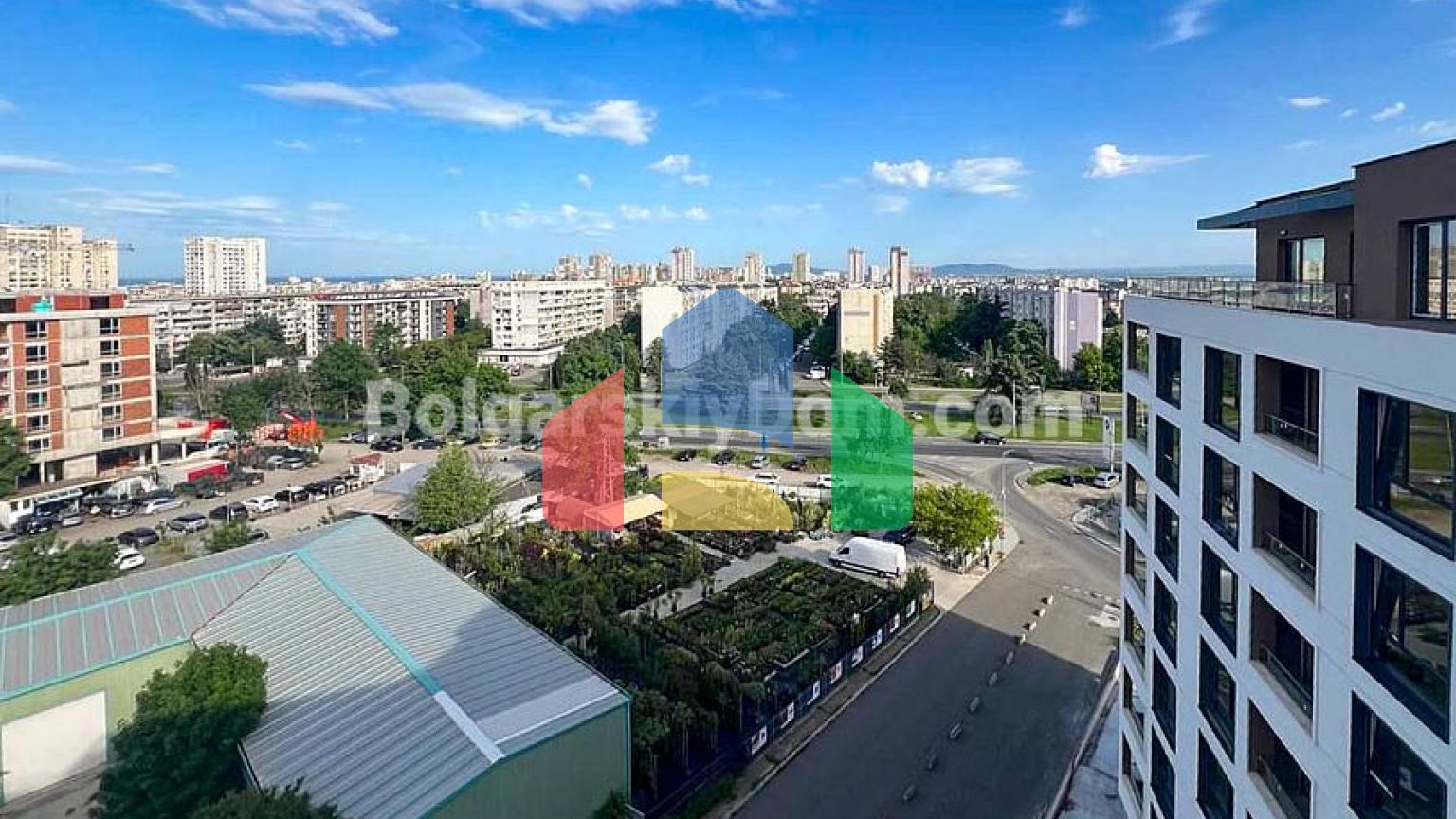 Чотирикімнатний пентхаус у Тіффані Резіденс