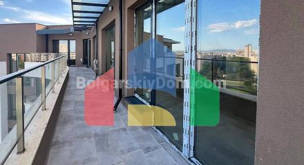 Чотирикімнатний пентхаус у Тіффані Резіденс