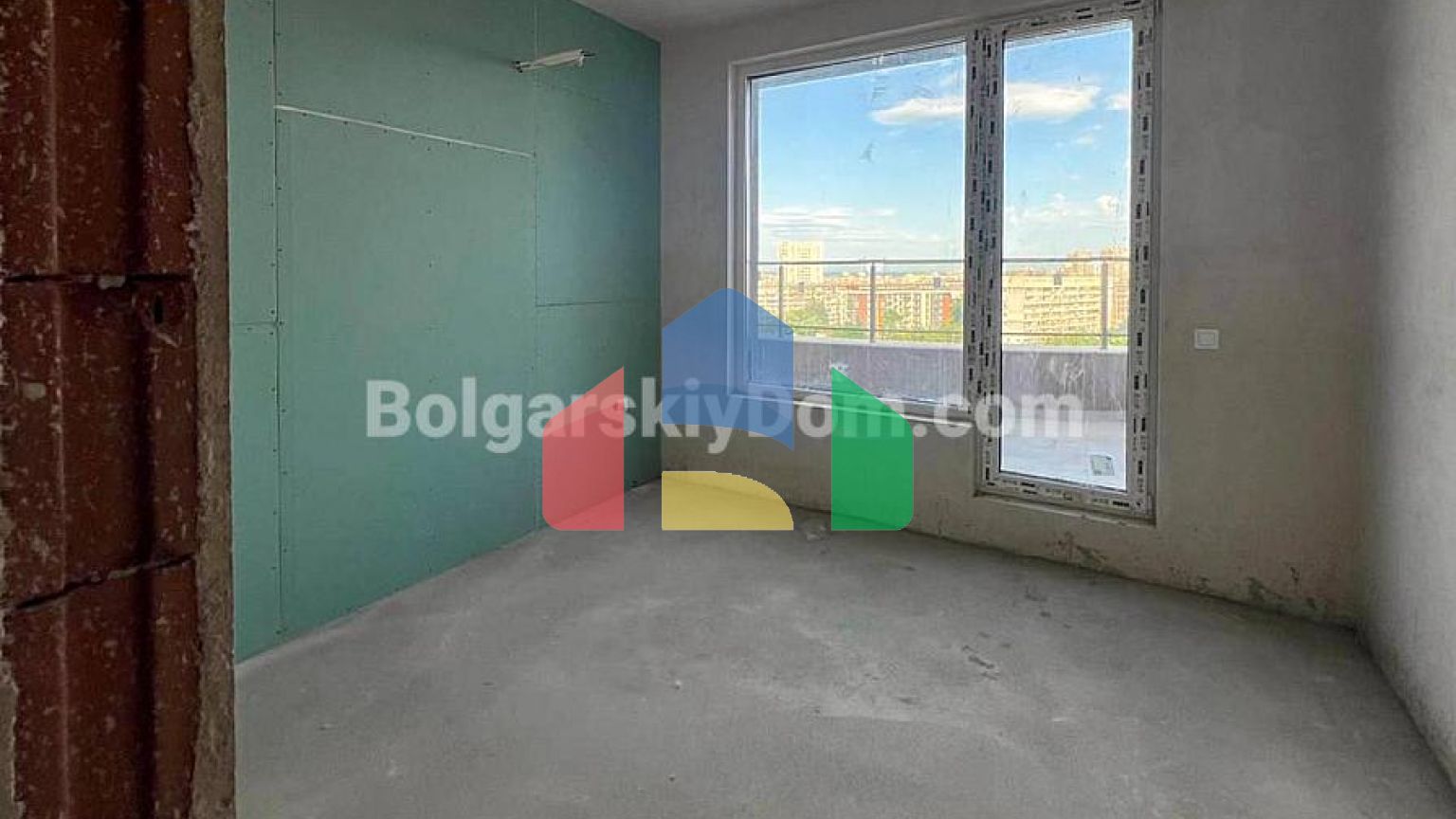 Чотирикімнатний пентхаус у Тіффані Резіденс