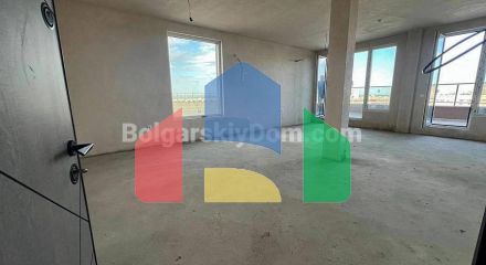 Чотирикімнатний пентхаус у Тіффані Резіденс