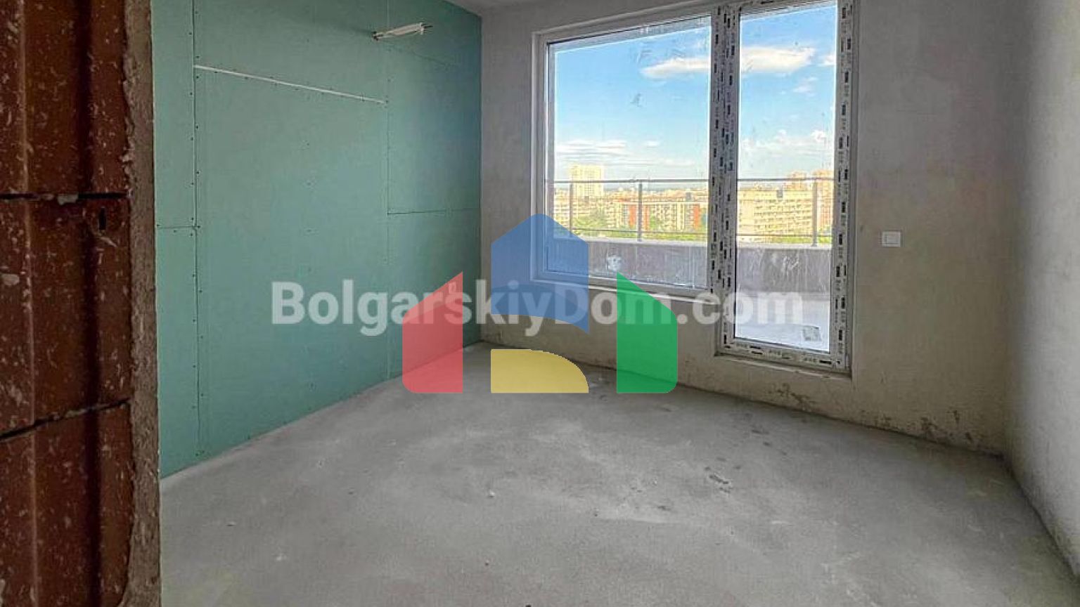 Чотирикімнатний пентхаус у Тіффані Резіденс