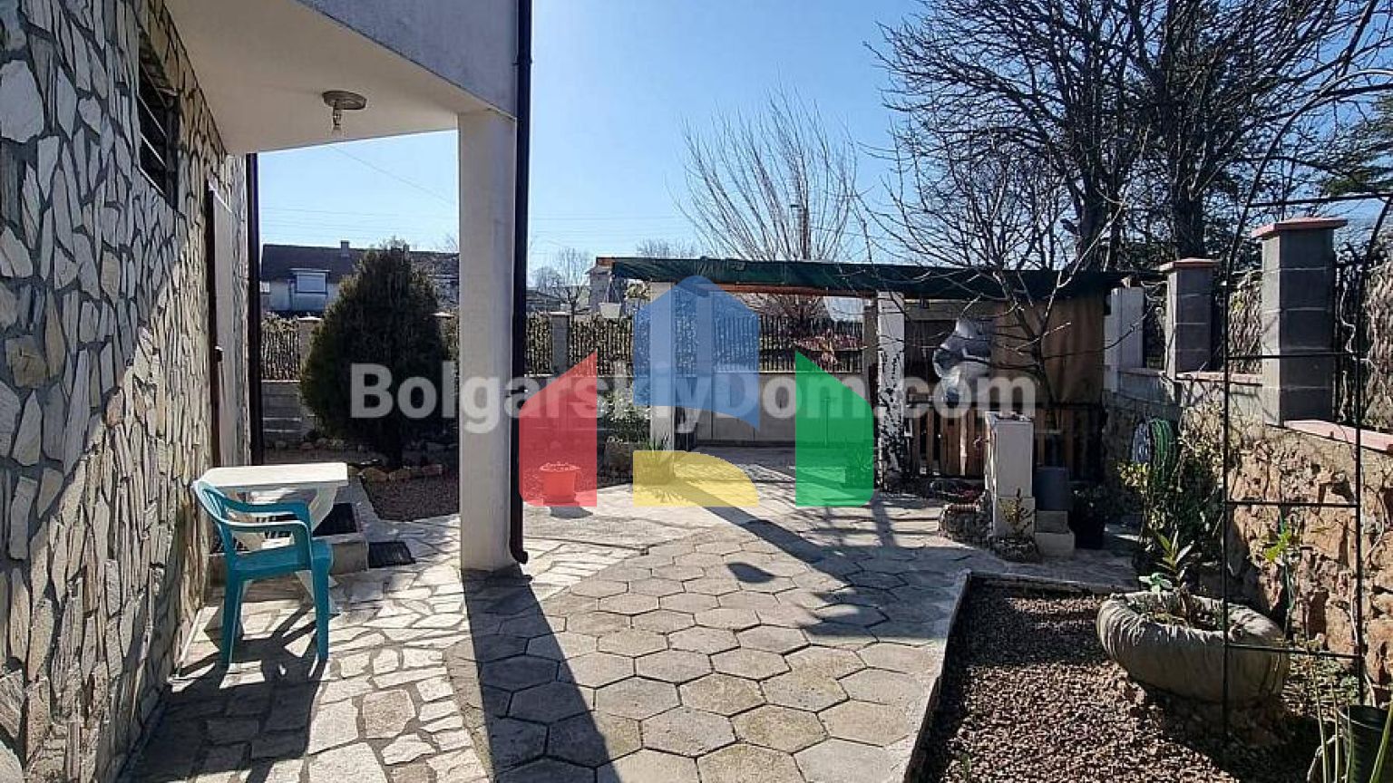 Дом в селе Бата