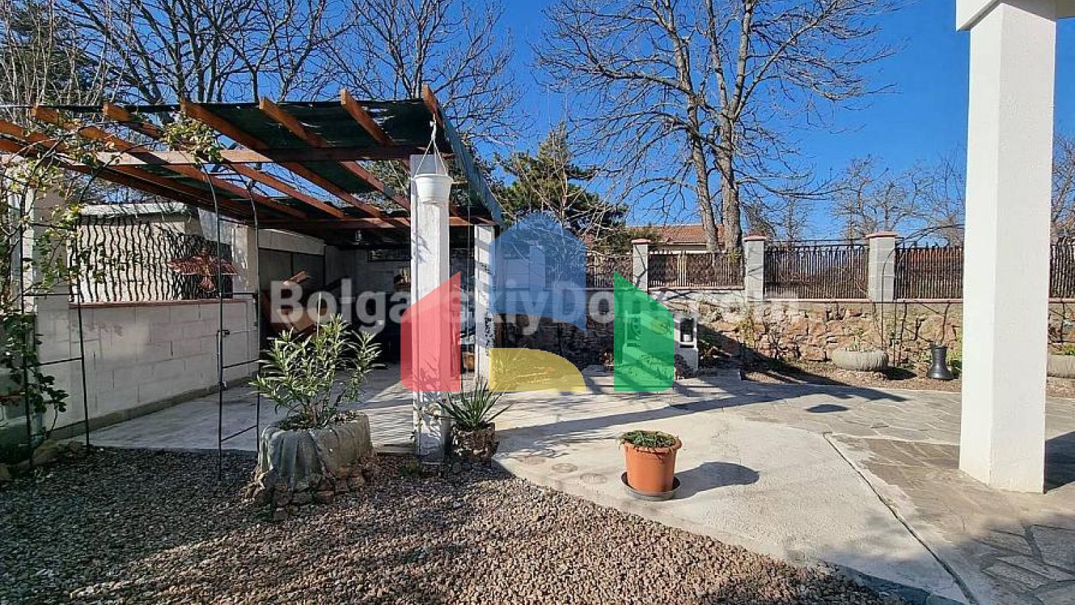 Дом в селе Бата