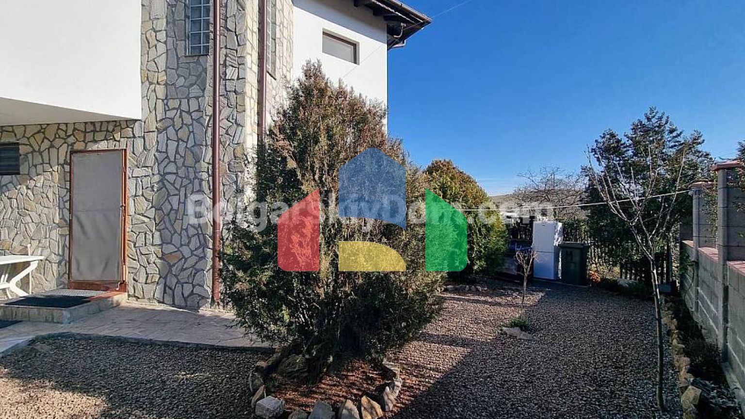 Дом в селе Бата