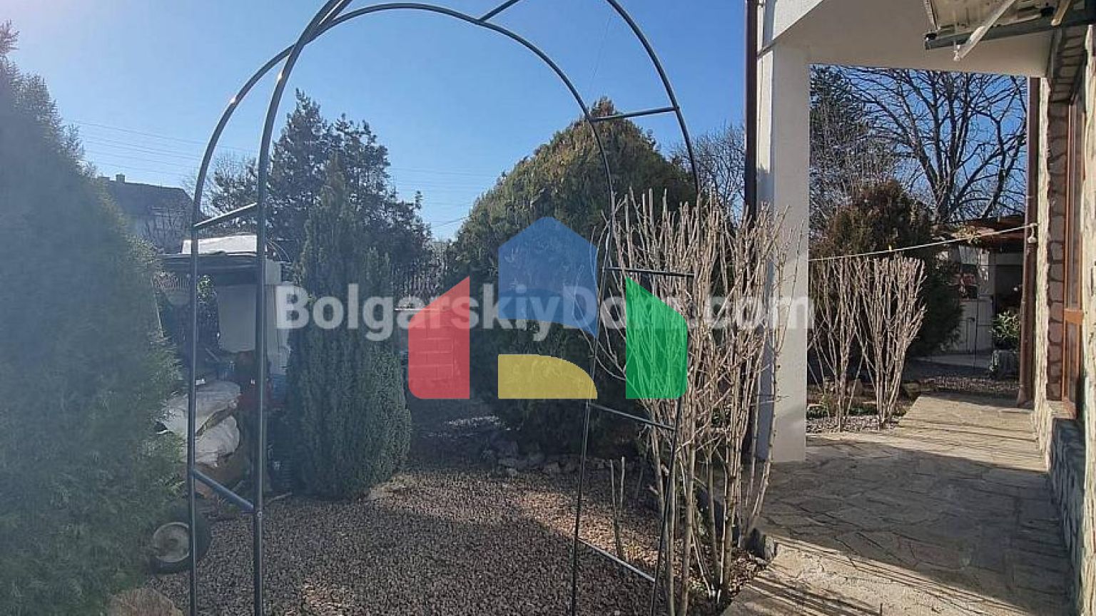 Дом в селе Бата