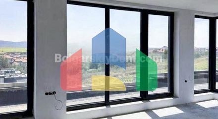 Трехкомнатная квартира в Крайморие