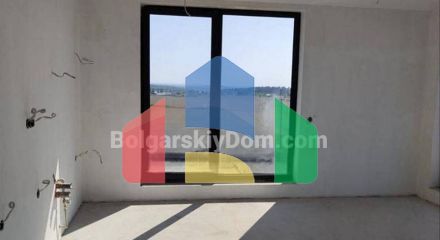 Трехкомнатная квартира в Крайморие