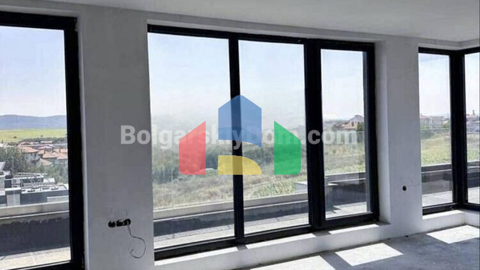 Трикімнатна квартира в Крайморії