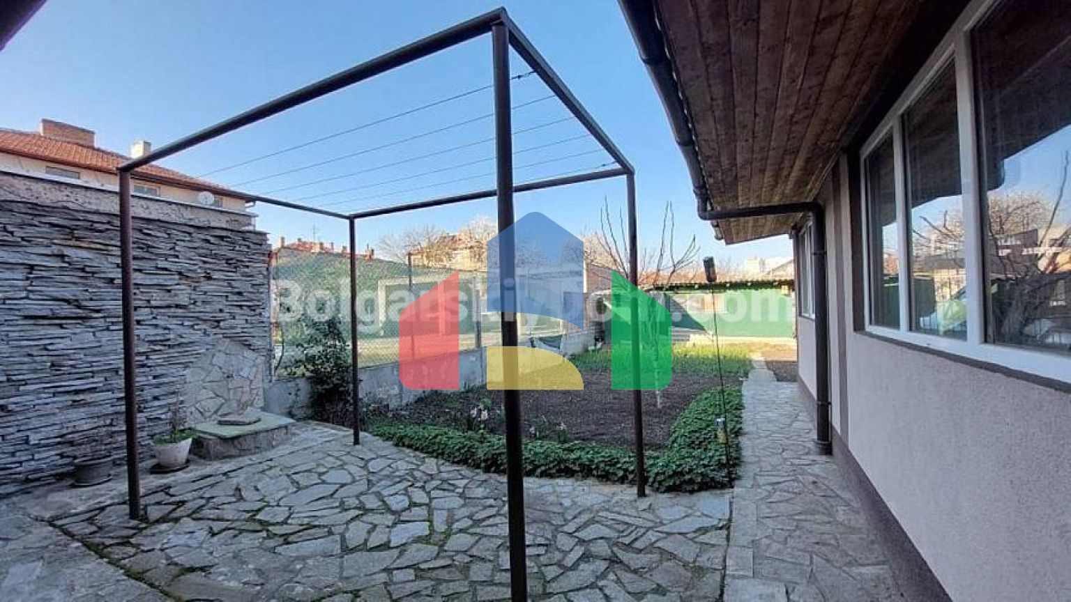 Дом в Меден Рудник