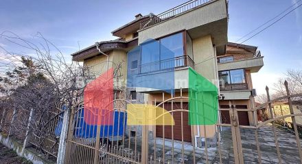 Будинок в Банево