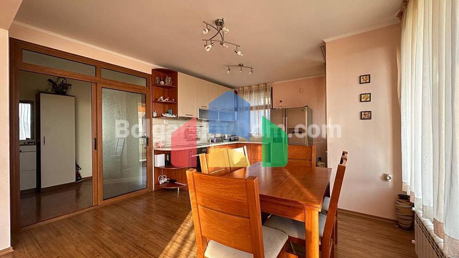 Будинок в Банево