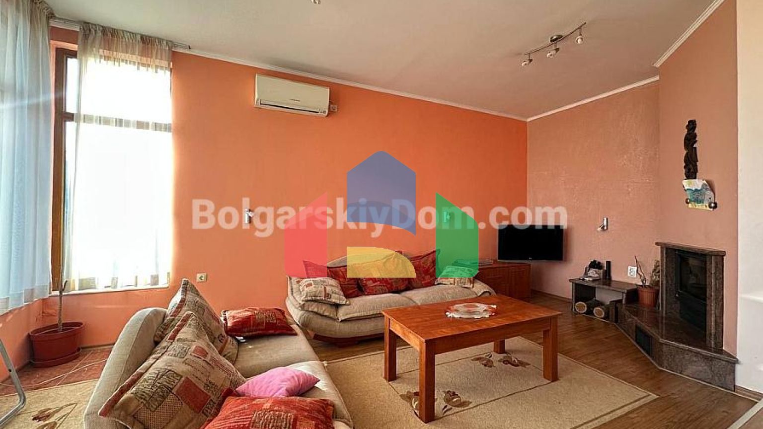 Будинок в Банево