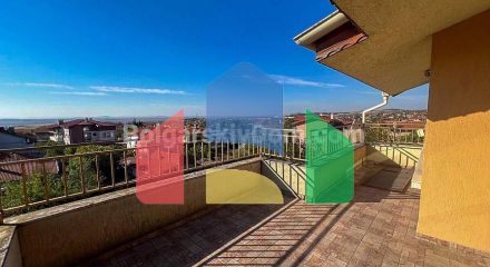 Будинок в Банево