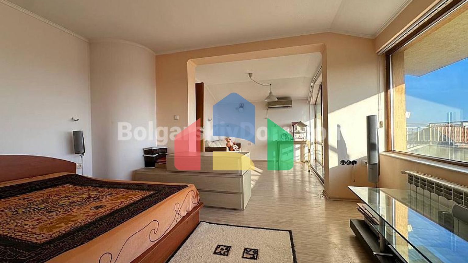 Будинок в Банево