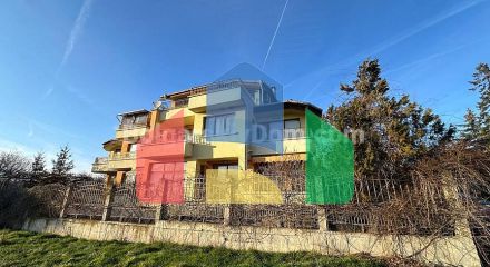 Будинок в Банево