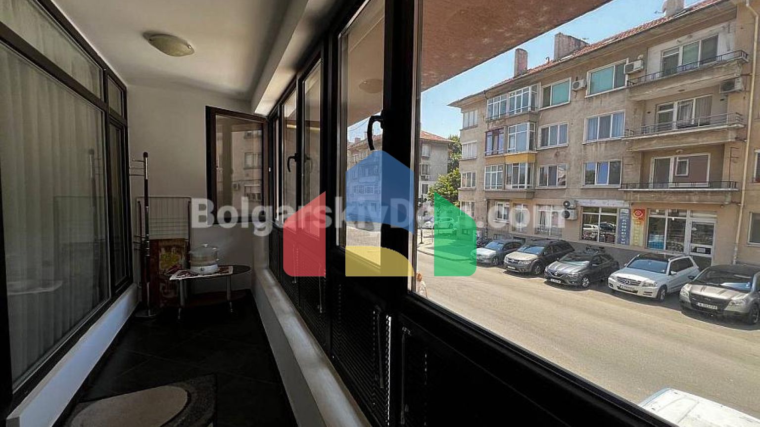 Трикімнатна квартира в Бургасі