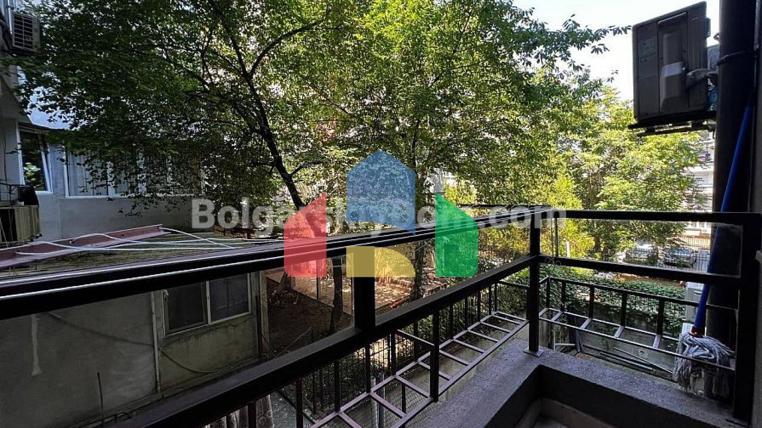 Трикімнатна квартира в Бургасі